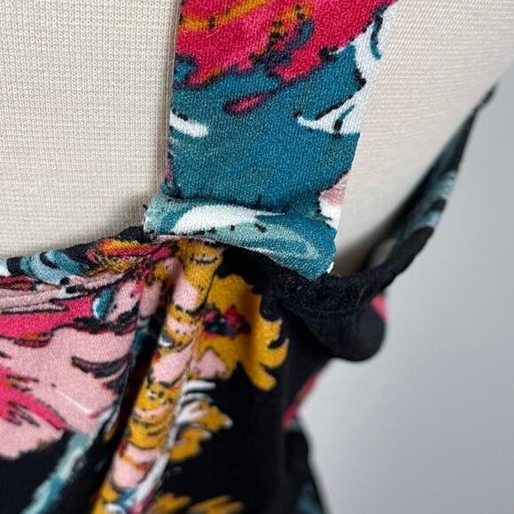 Xhilaration • Floral Jumpsuit - Picture 4 of 6